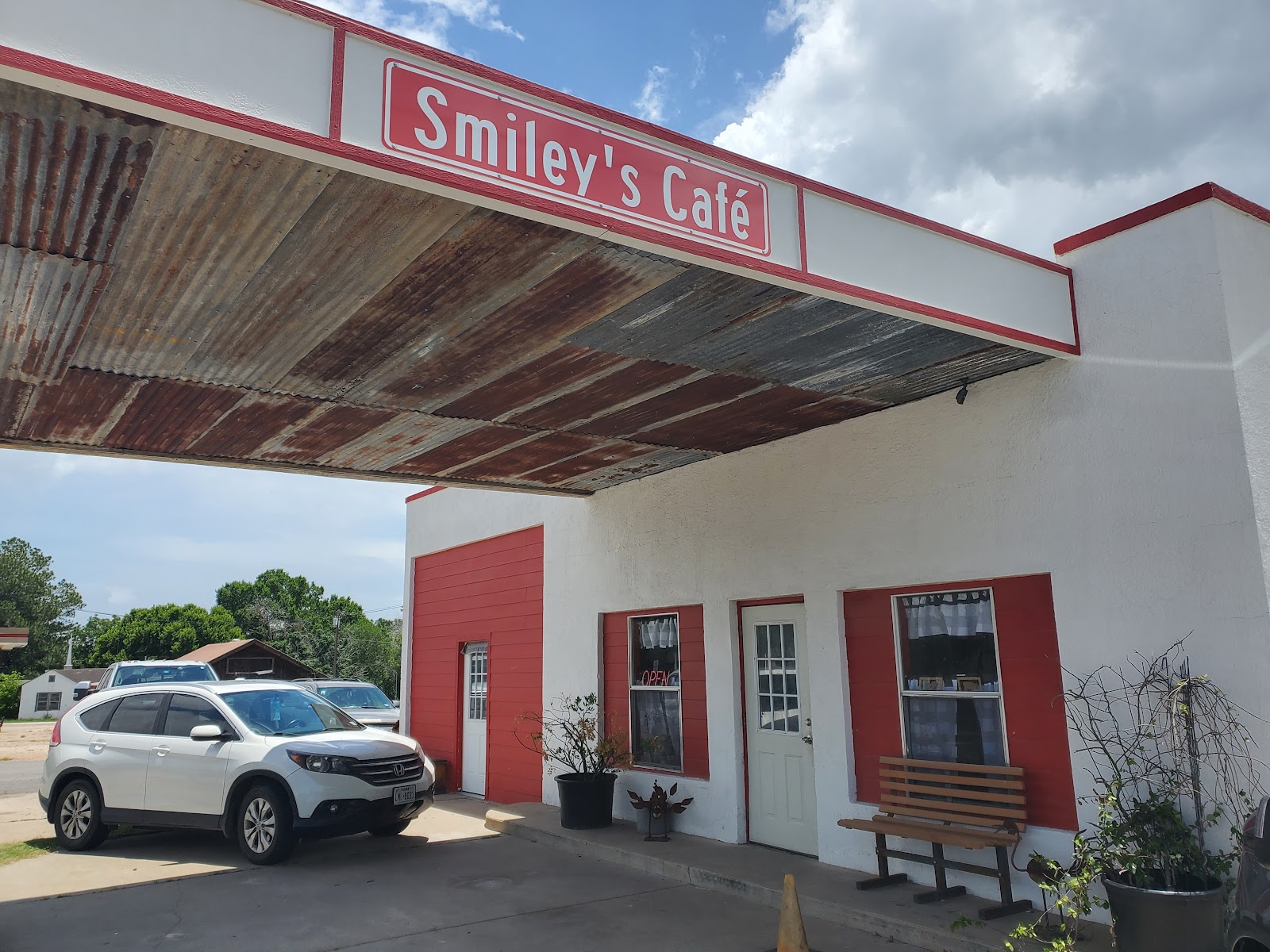 Smiley's Cafe food and dining